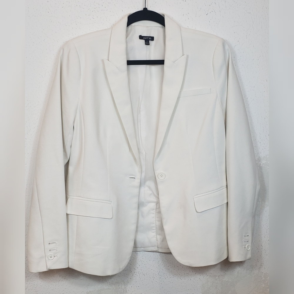 𝅺APT.9 White Blazer